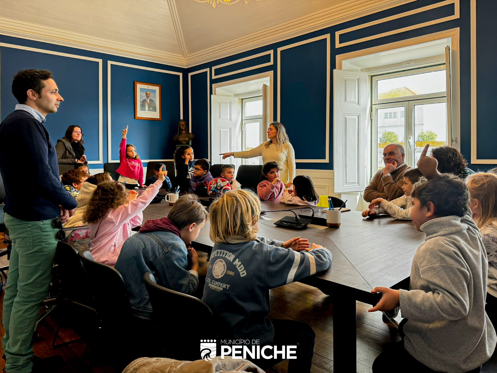 Alunos da Escola Básica da Prageira entrevistam Presidente