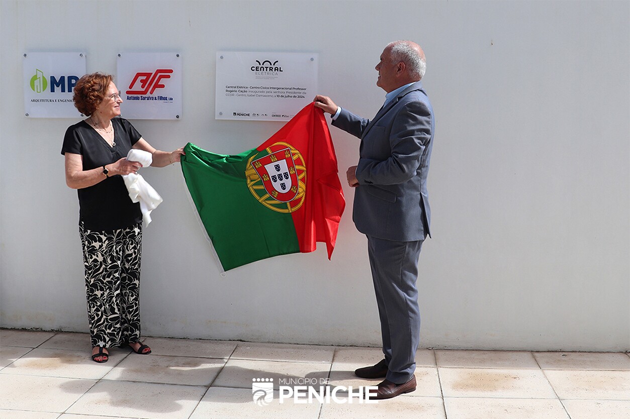 Peniche saiu à rua para a inauguração da Central Elétrica